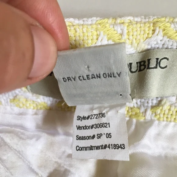 Banana Republic white and yellow pencil skirt. Size 12P. - Picture 4 of 10